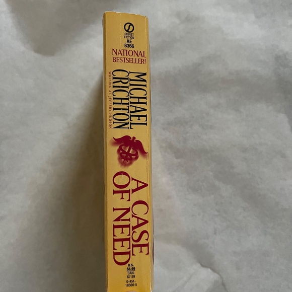 BARGAIN: Four (4) books: 3 by Michael Crichton and 1 by John Grisham - Picture 7 of 16